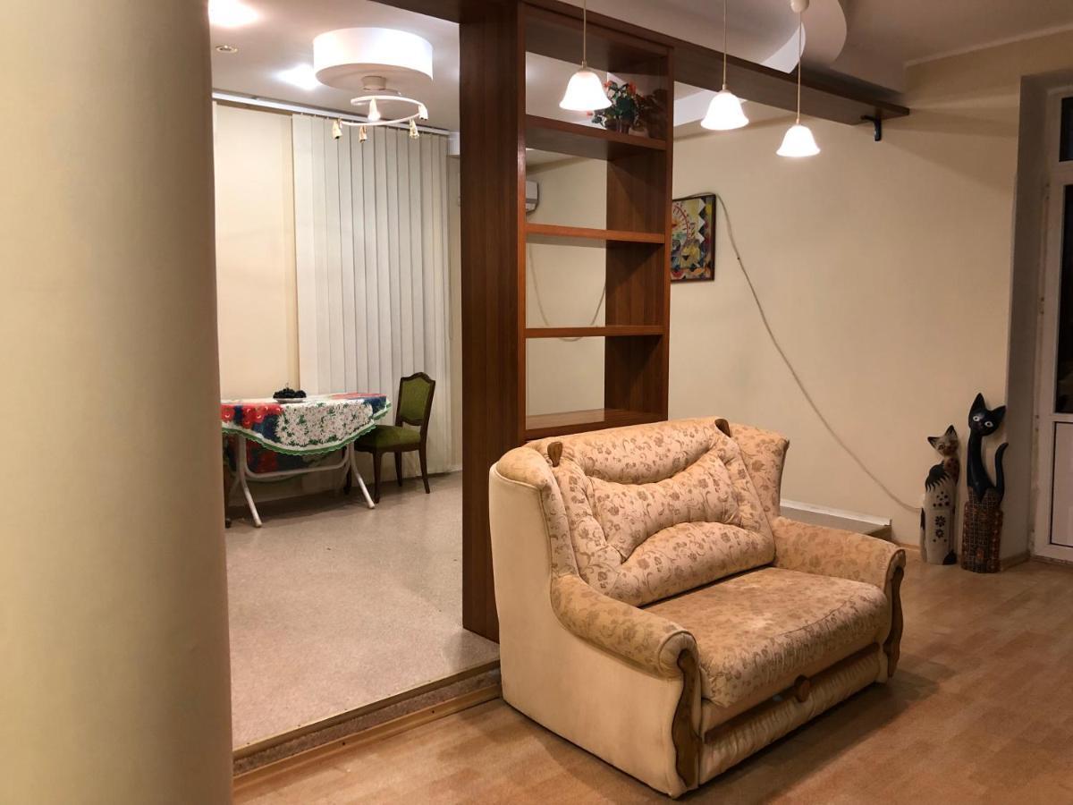 Lux In The Center With Jacuzzi Most City Area Dnipro Exteriör bild